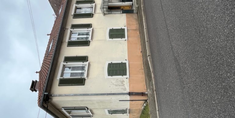 Maison 8 pièces 185 m² · à La Haute · 185 m² · 80 000 €